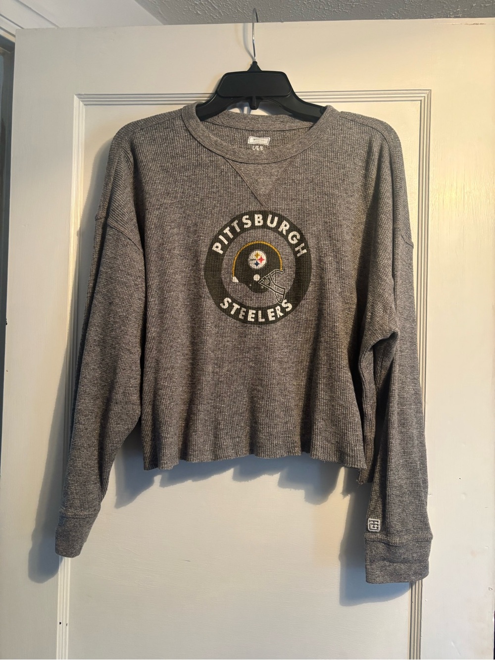 Pittsburgh Steelers Women's Gray Waffle-Knit Crewneck Sweater
